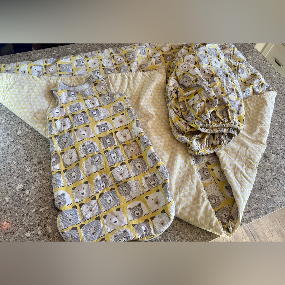 Dwell Studio l 3-Piece Set l Play Mat l Fitted Crib Sheet l Sleep Sack l 0M-6M